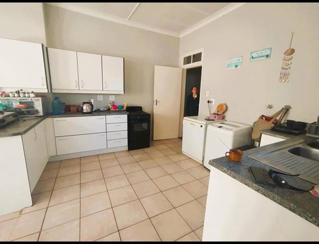 3 BEDROOM HOUSE FOR SALE IN FLORENTIA